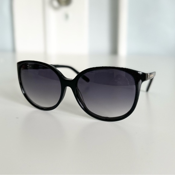Banana Republic Zoey Black Sunglasses - Picture 4 of 4